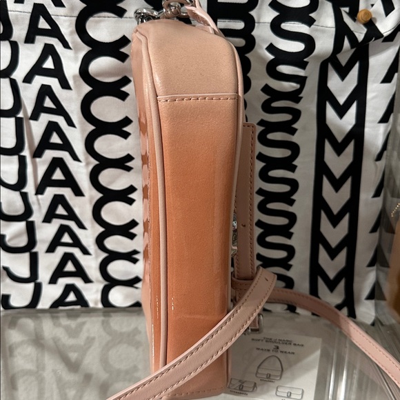 AUTHENTIC Marc Jacobs
The Leather
Shoulder Bag - Picture 7 of 13